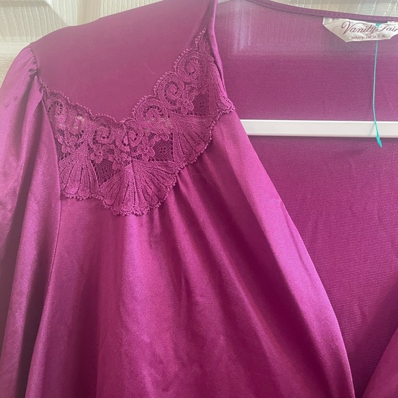 Vintage Vanity Fair Lace Robe - Picture 3 of 4